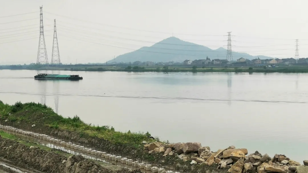 伟明村曹娥江边.webp.jpg