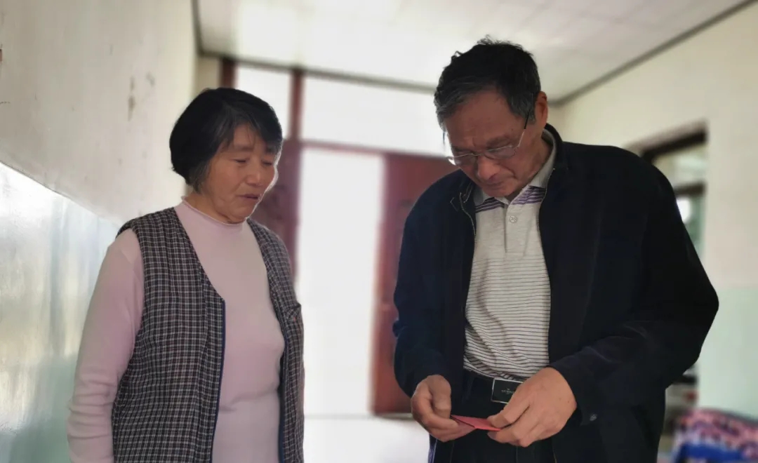 陈加根、施佳珍老夫妻.webp.jpg