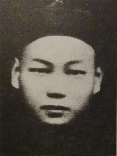 夏丐尊摄于浙江官立两级师范学堂任教时（缩小）.jpg